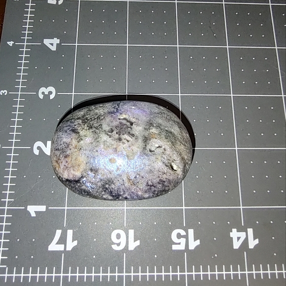 Labradorite Polished Palm Stone, Rare Shades - Picture 1 of 3